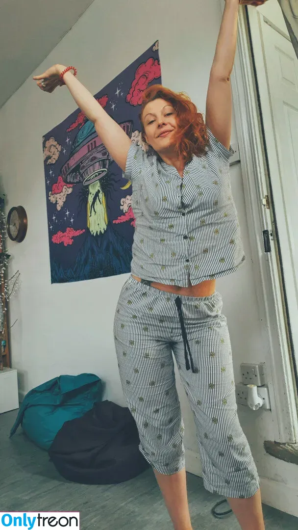 Somethingnotsilly nude photo #0122 (libnmtc / snsilly / somethingnotstupid)