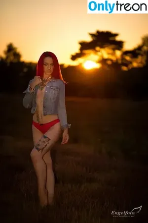  nude photo #0004
