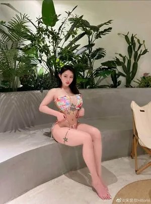 Songyuxin Hitomi / songyuxin_hitomi фото голая #0048