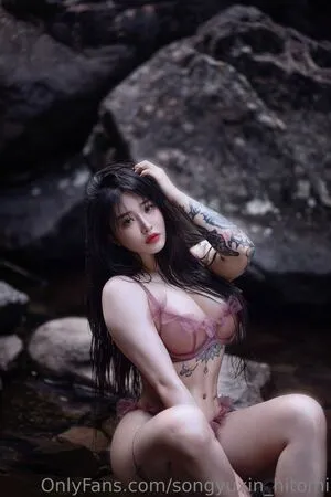 Songyuxin Hitomi / hitomi_official / songyuxin_hitomi фото голая #0169