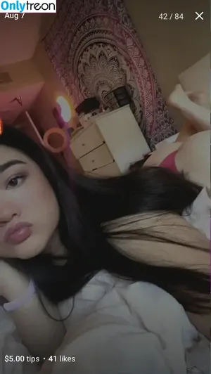 Sonia Elsie ASMR / piscesprincess_xo / soniaelsieofficial nude photo #0009