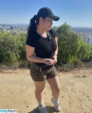 Sonia Elsie ASMR / piscesprincess_xo / soniaelsieofficial nude photo #0022