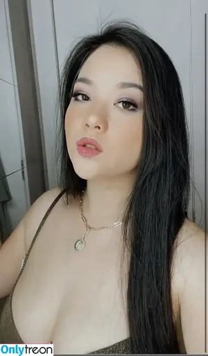 Sonia Elsie ASMR / piscesprincess_xo / soniaelsieofficial nude photo #0030