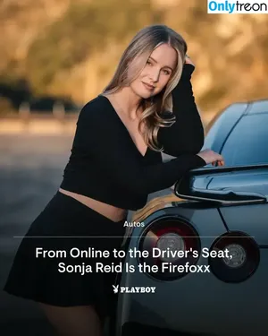 Sonja Reid / OMGitsfirefoxx фото голая #0098
