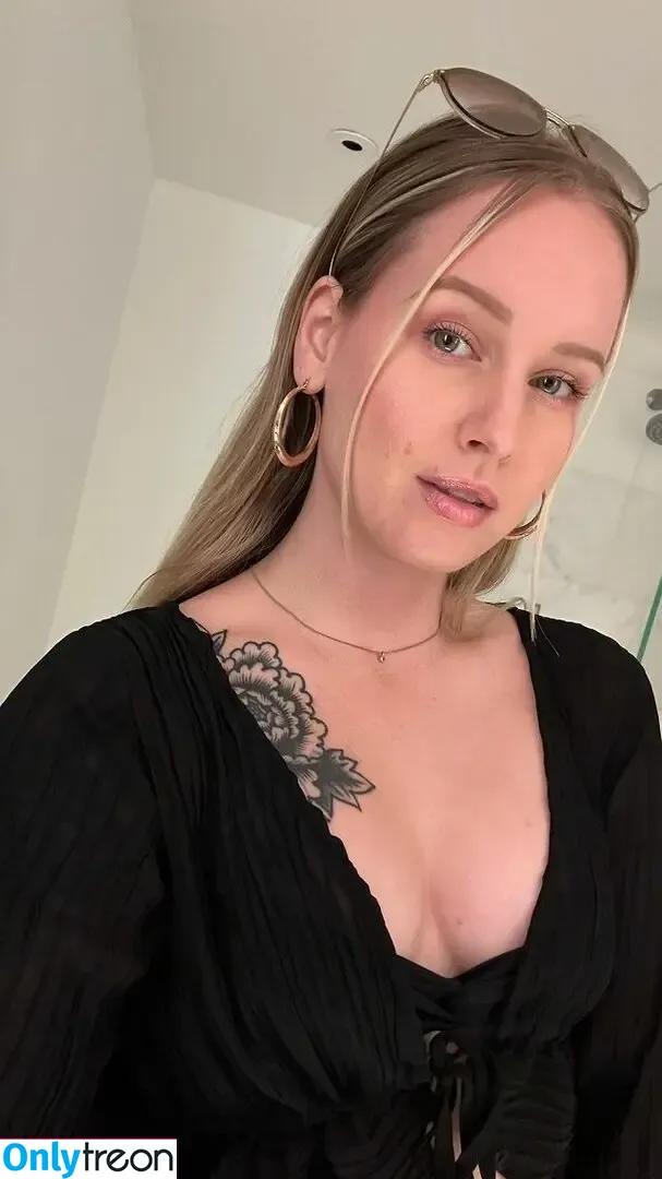 Sonja Reid nude photo #0019 (OMGitsfirefoxx)