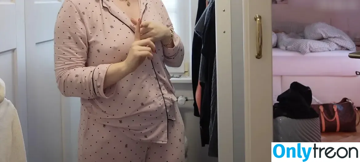 Sonny Loops nude photo #0412 (sonnyloops)
