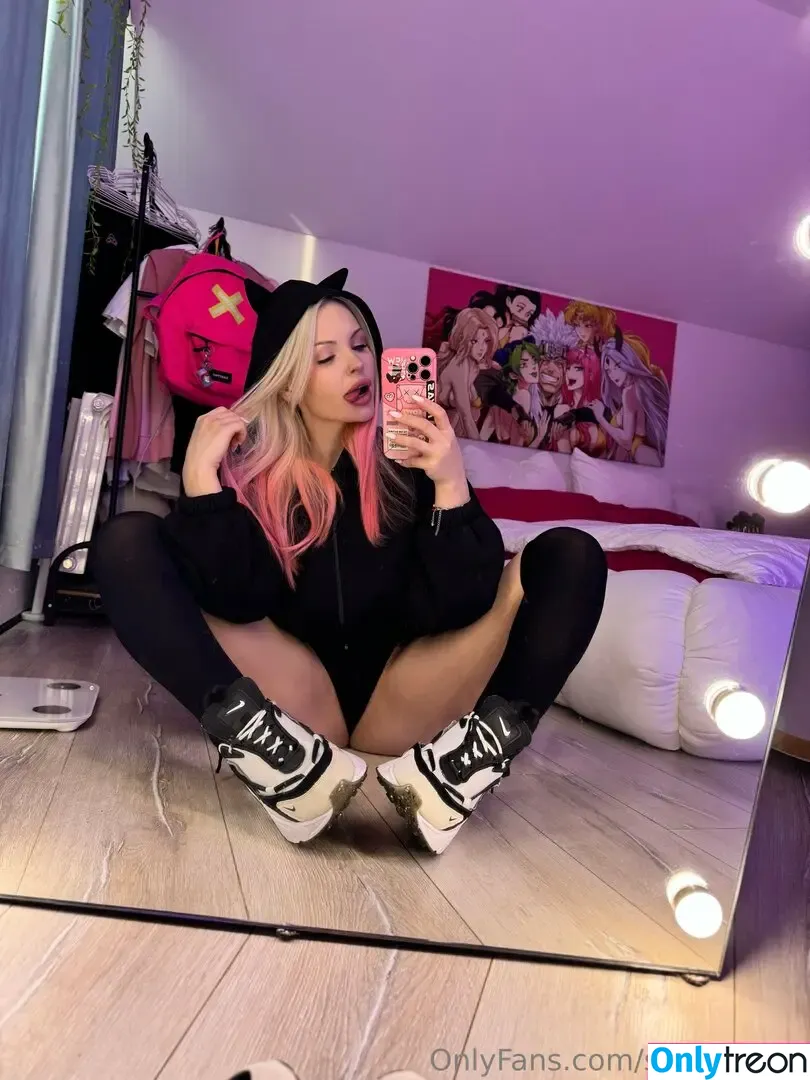 sonya_vibe nude photo #0174 (Catch My Vibe / sonyavibe.cosplay)