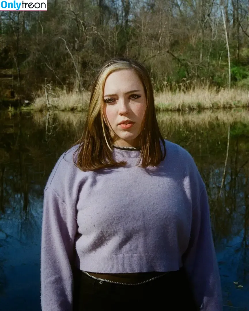Sophia Allison nude photo #0005 (Soccer Mommy / soccermommyband)