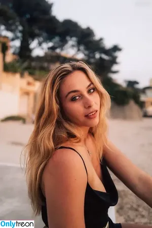 Sophia Flörsch / SophiaFloersch nude photo #0345