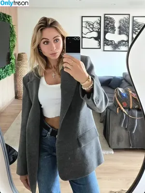 Sophia Flörsch / SophiaFloersch nude photo #0522