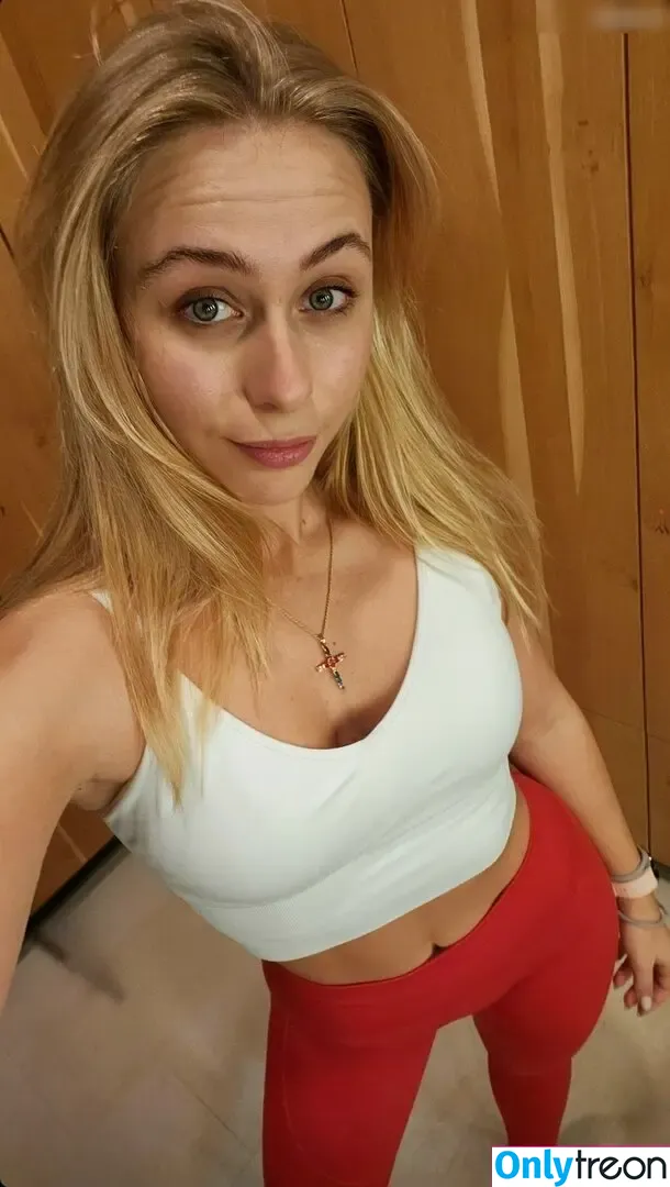 Sophia Flörsch nude photo #0020 (SophiaFloersch)