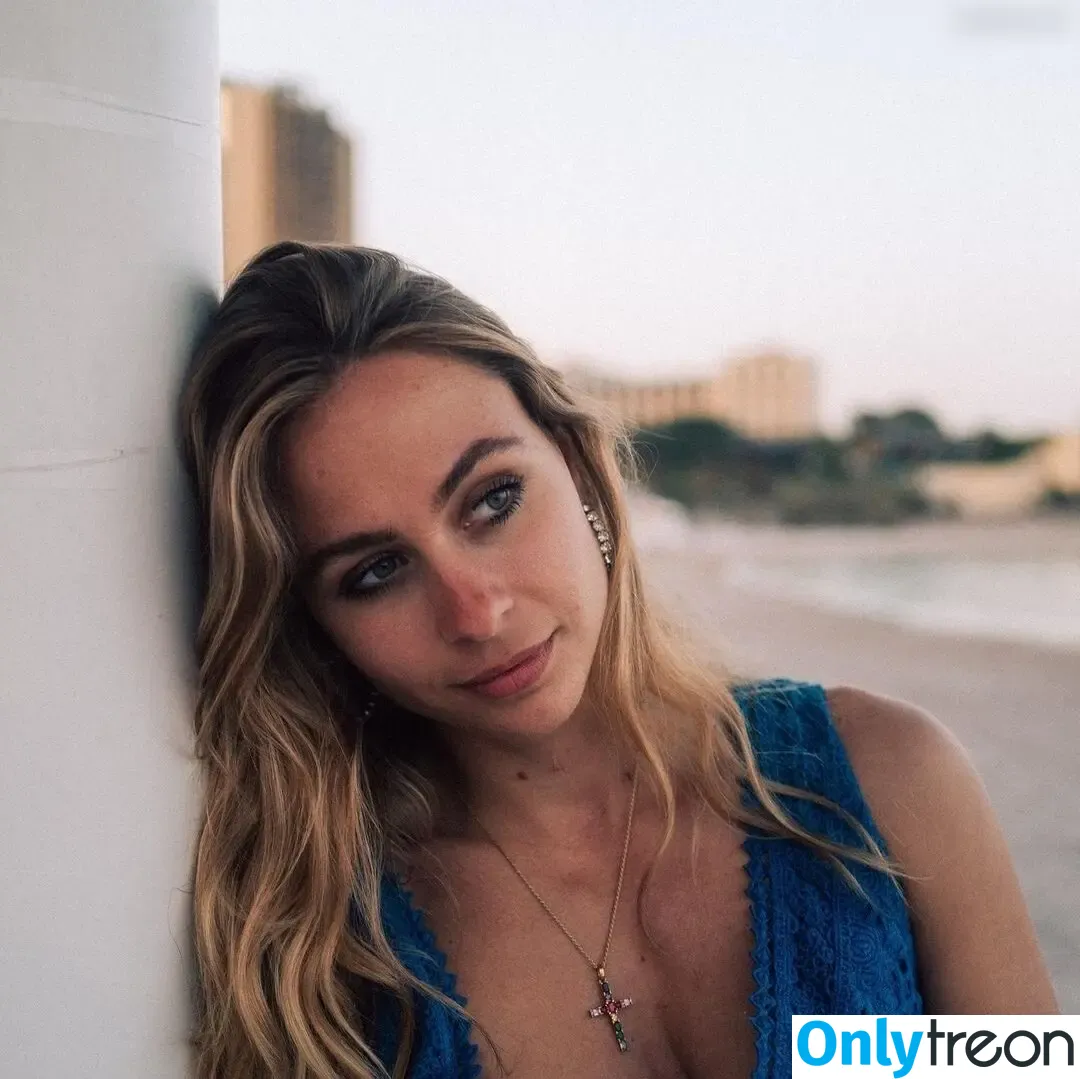 Sophia Flörsch nude photo #0075 (SophiaFloersch)