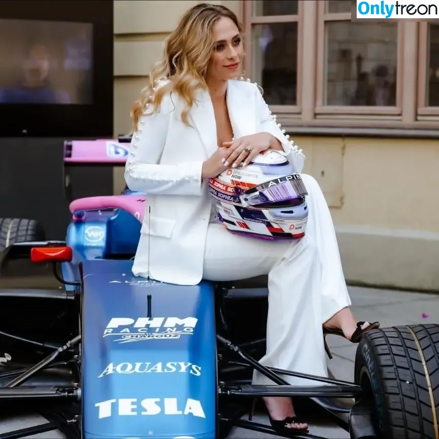 Sophia Flörsch nude photo #0364 (SophiaFloersch)