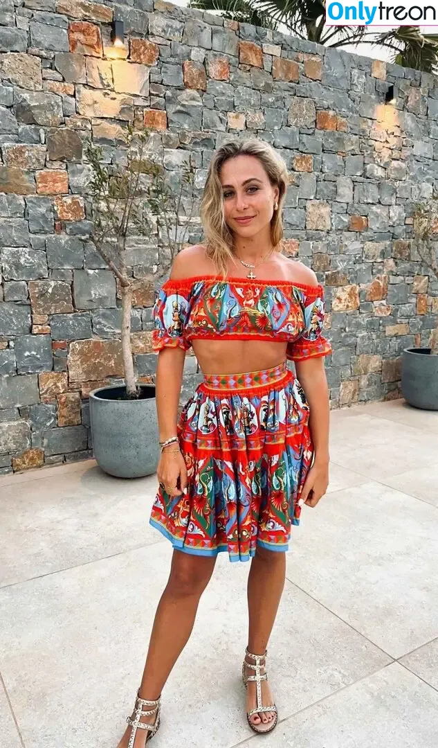 Sophia Flörsch nude photo #0426 (SophiaFloersch)