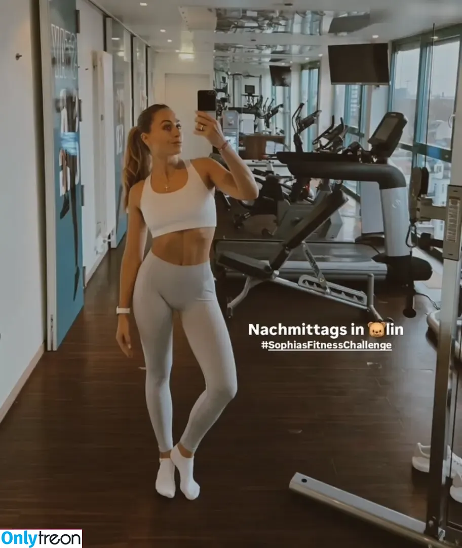 Sophia Flörsch nude photo #0498 (SophiaFloersch)