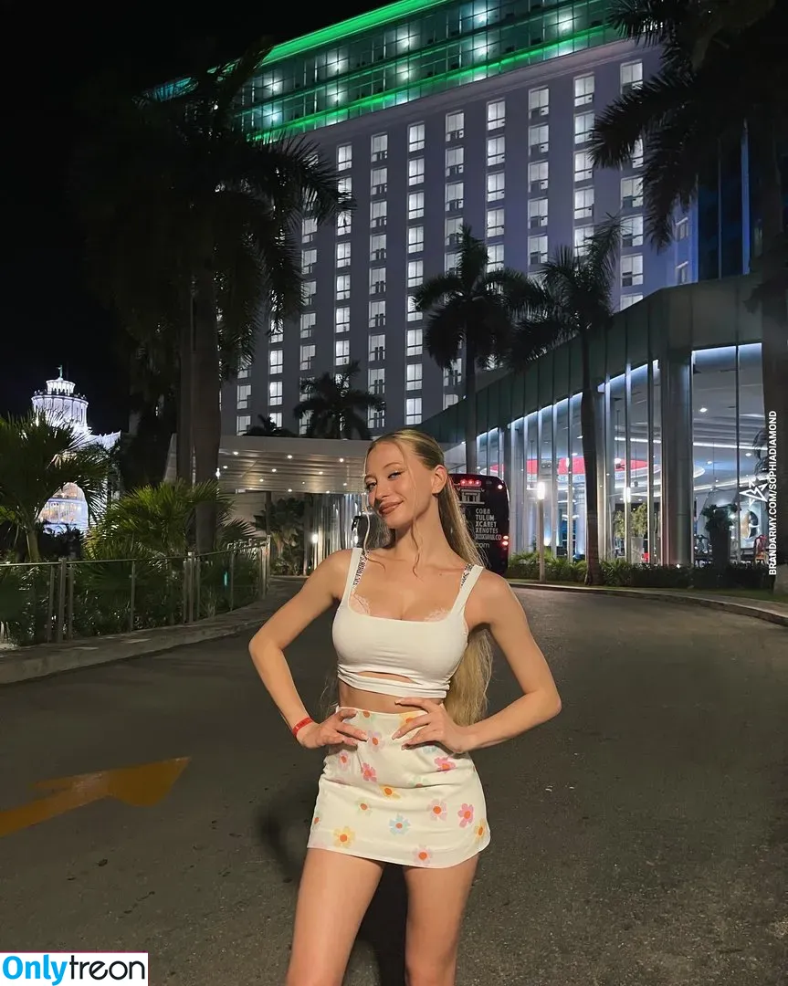 sophia.ilysm nude photo #0020 (Sophia Diamond)