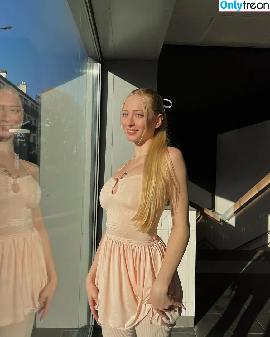 sophia.ilysm nude photo #0193 (Sophia Diamond)