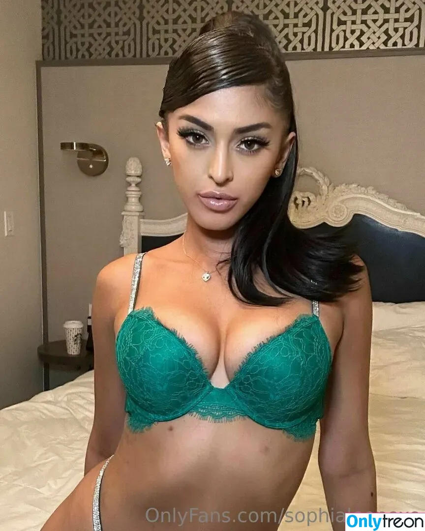Sophia Leone голая photo #0029 (sophialeonex / sophialeonexo / xosophialeone)