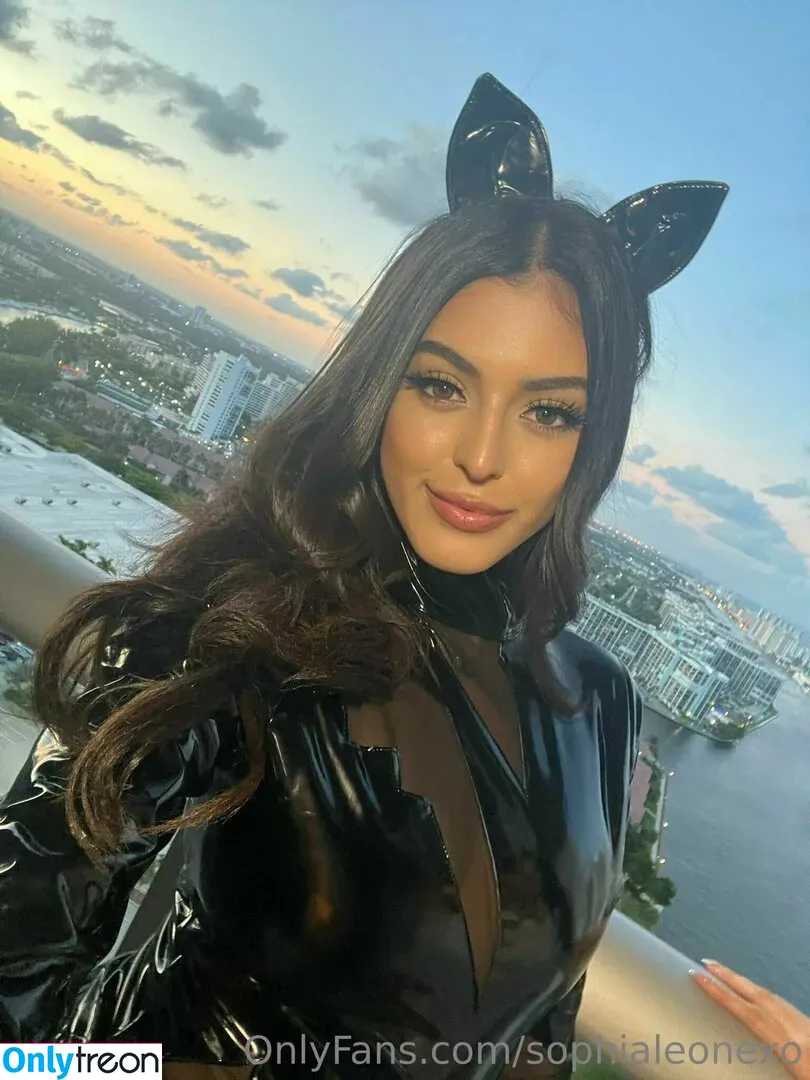 Sophia Leone голая photo #0035 (sophialeonex / sophialeonexo / xosophialeone)