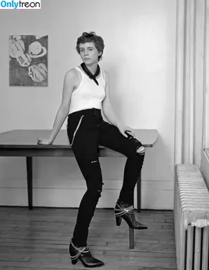 Sophia Lillis / sophialillis nude photo #0070