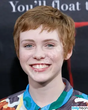 Sophia Lillis / sophialillis фото голая #0084