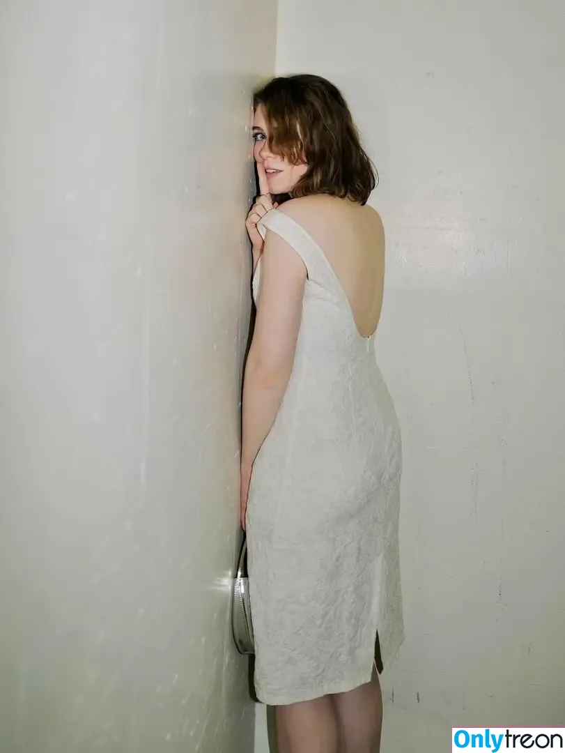 Sophia Lillis nude photo #0125 (sophialillis)
