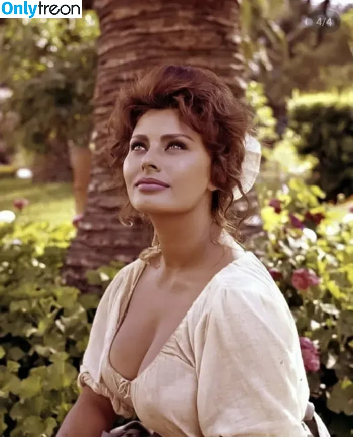 Sophia Loren nude photo #0014 (atardecerdeoroooo / simplysophialoren)