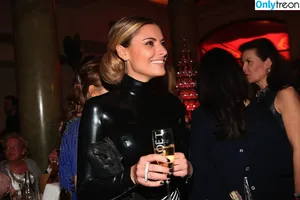 Sophia Thomalla / sophiathomalla / thomallasophia nude photo #0400