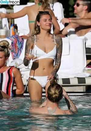 Sophia Thomalla / sophiathomalla / thomallasophia nude photo #0422