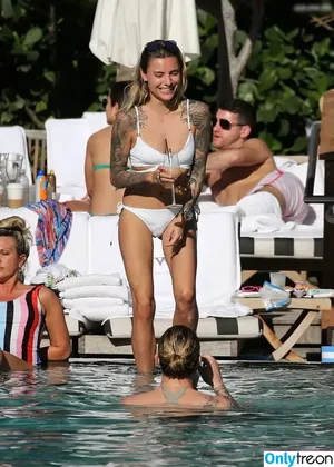 Sophia Thomalla / sophiathomalla / thomallasophia nude photo #0424