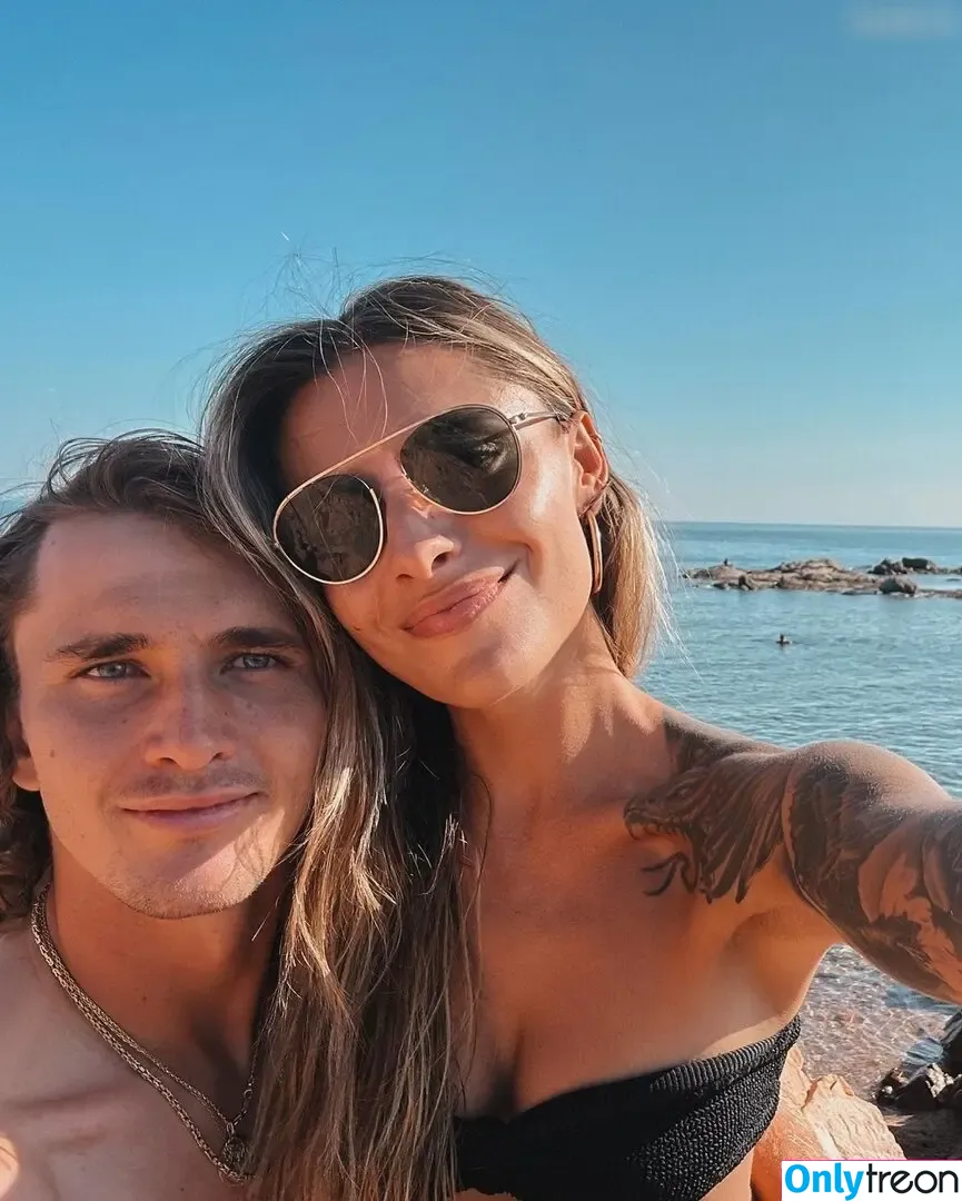 Sophia Thomalla nude photo #0245 (sophiathomalla / thomallasophia)