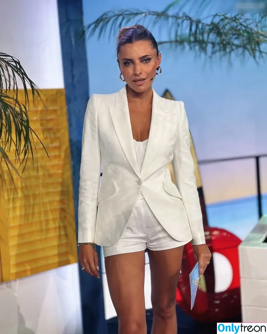 Sophia Thomalla nude photo #0464 (sophiathomalla / thomallasophia)