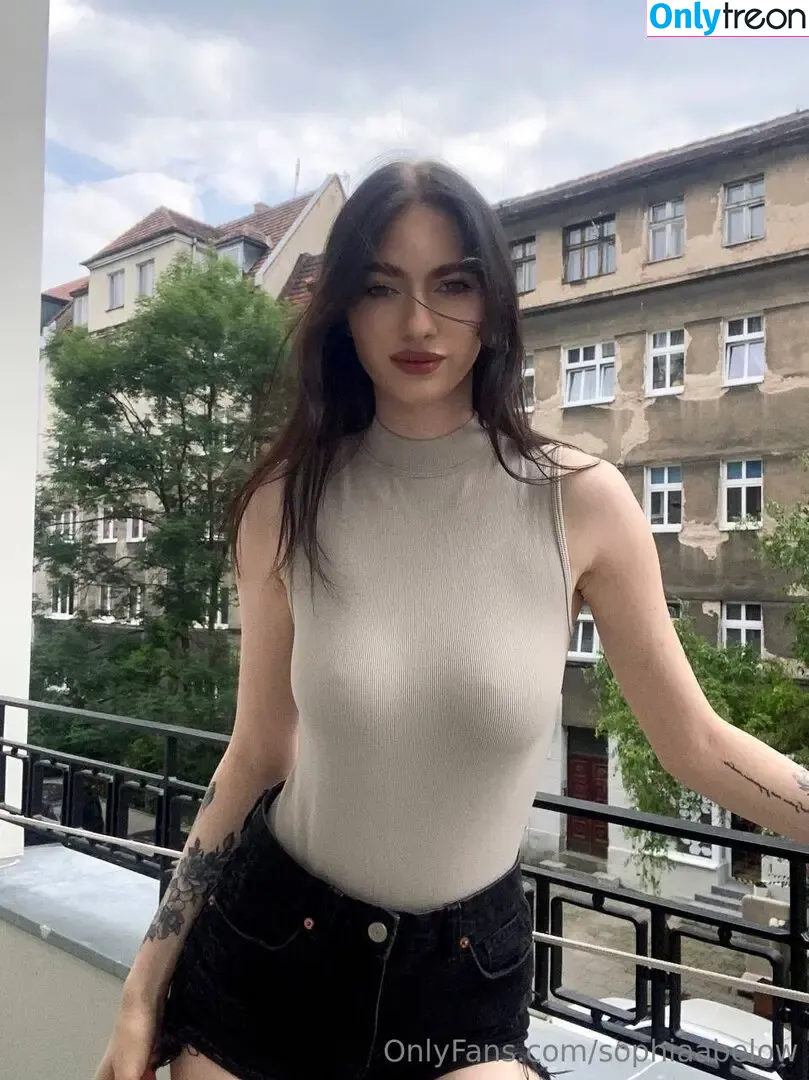 sophiaabelow nude photo #0002 (sophiaabelow)