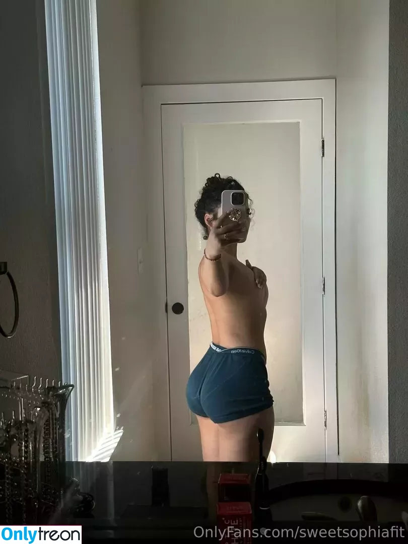 sophiaasweet nude photo #0002 (Thiccbabyfit / Totallyaria)