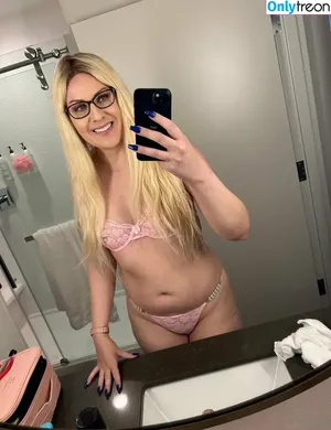 sophiaroseisreal nude