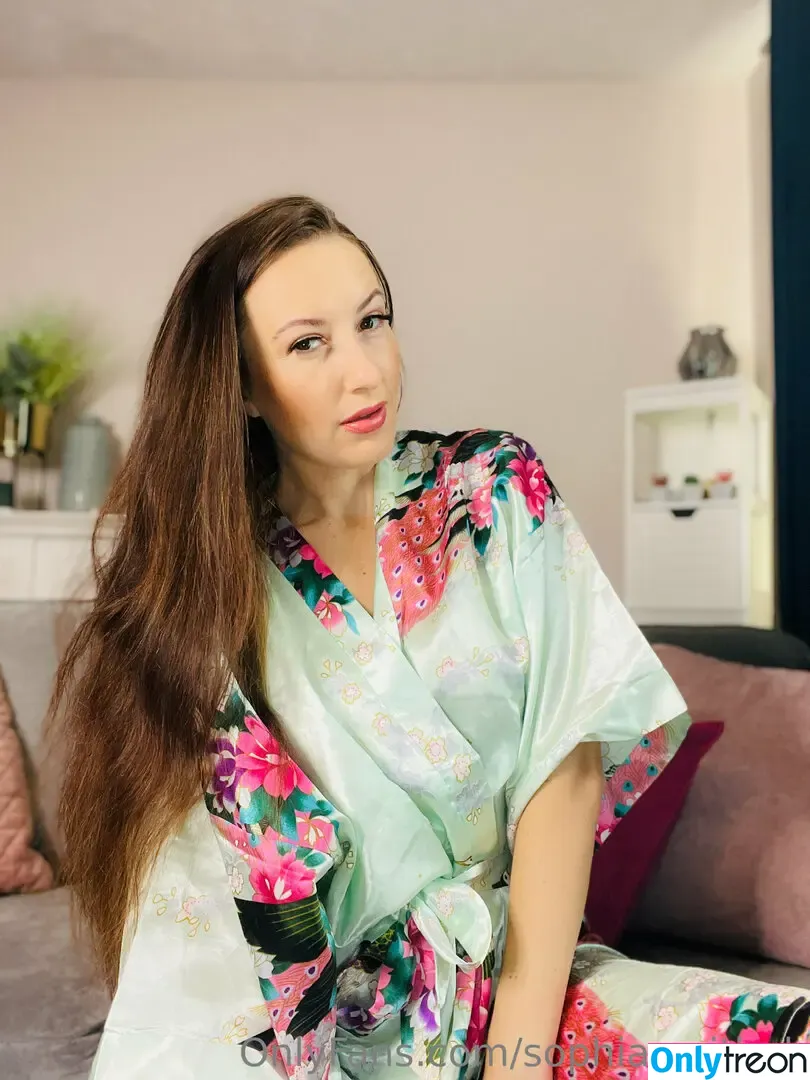 sophiasmithuk голая photo #3013 (sophiaxsmith)