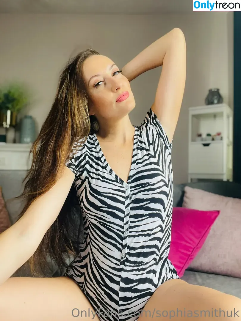 sophiasmithuk голая photo #3025 (sophiaxsmith)