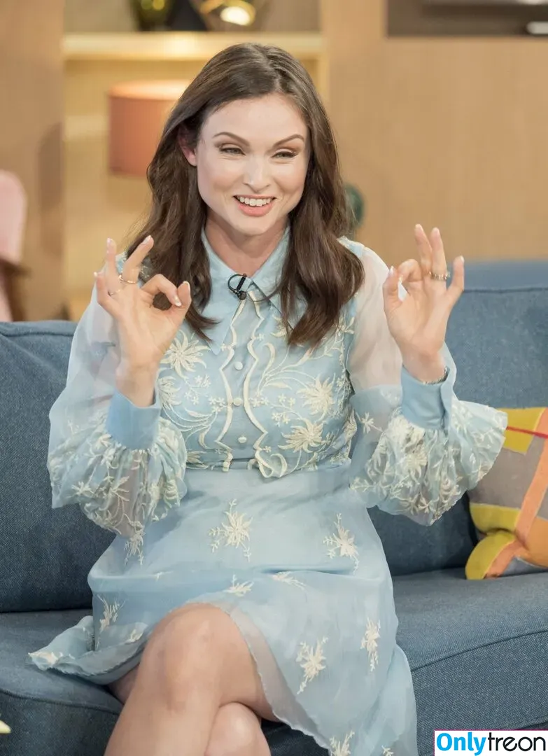 Sophie Ellis-Bextor nude photo #0046 (sophieellisbextor)