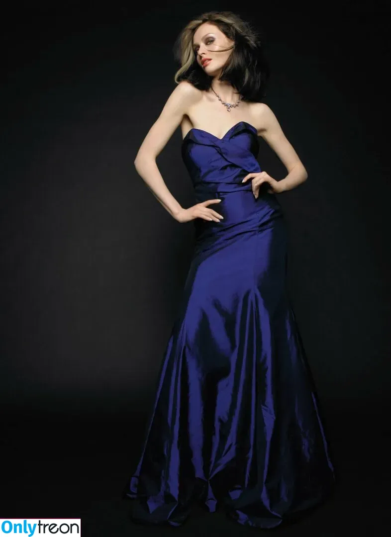 Sophie Ellis-Bextor nude photo #0053 (sophieellisbextor)