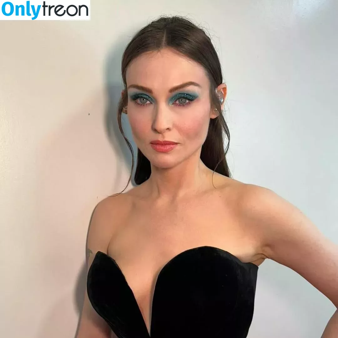 Sophie Ellis-Bextor nude photo #0143 (sophieellisbextor)
