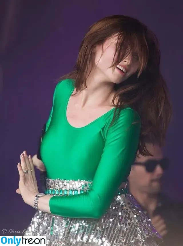 Sophie Ellis-Bextor голая photo #0177 (sophieellisbextor)