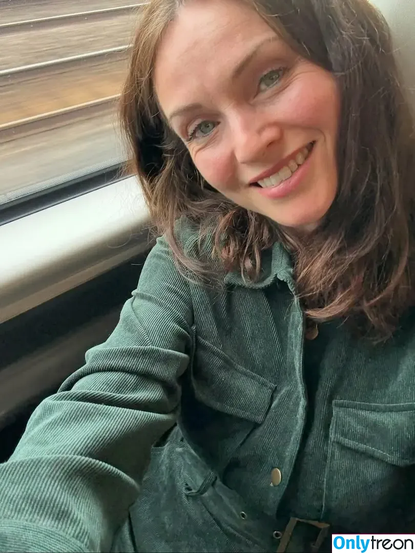 Sophie Ellis-Bextor nude photo #0274 (sophieellisbextor)