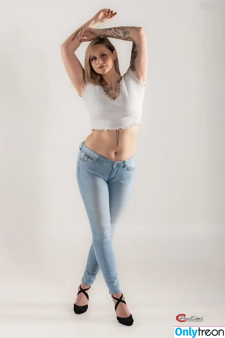 Sophie.kettner nude photo #0020 (Sophie.kettner)