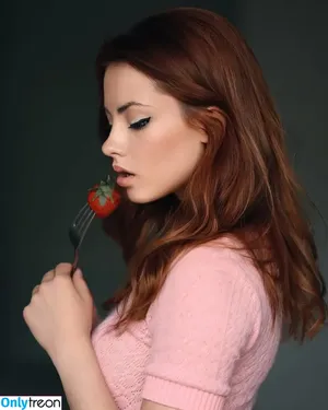 Sophie La Sage / sophie_la_sage / sophielasage_official фото голая #0638