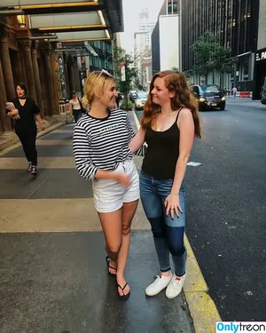 Sophie Nelisse / sophie__nelisse nude photo #0002