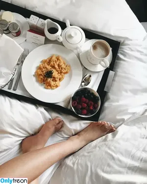 Sophie Nelisse / sophie__nelisse nude photo #0003