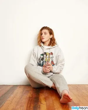Sophie Nelisse / sophie__nelisse nude photo #0006