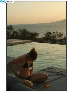 Sophie Nelisse / sophie__nelisse nude photo #0032