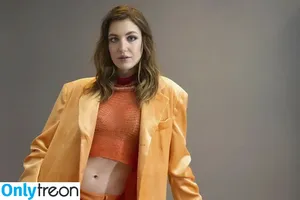 Sophie Nelisse / sophie__nelisse nude photo #0068