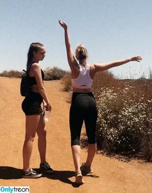 Sophie Nelisse / sophie__nelisse nude photo #0081